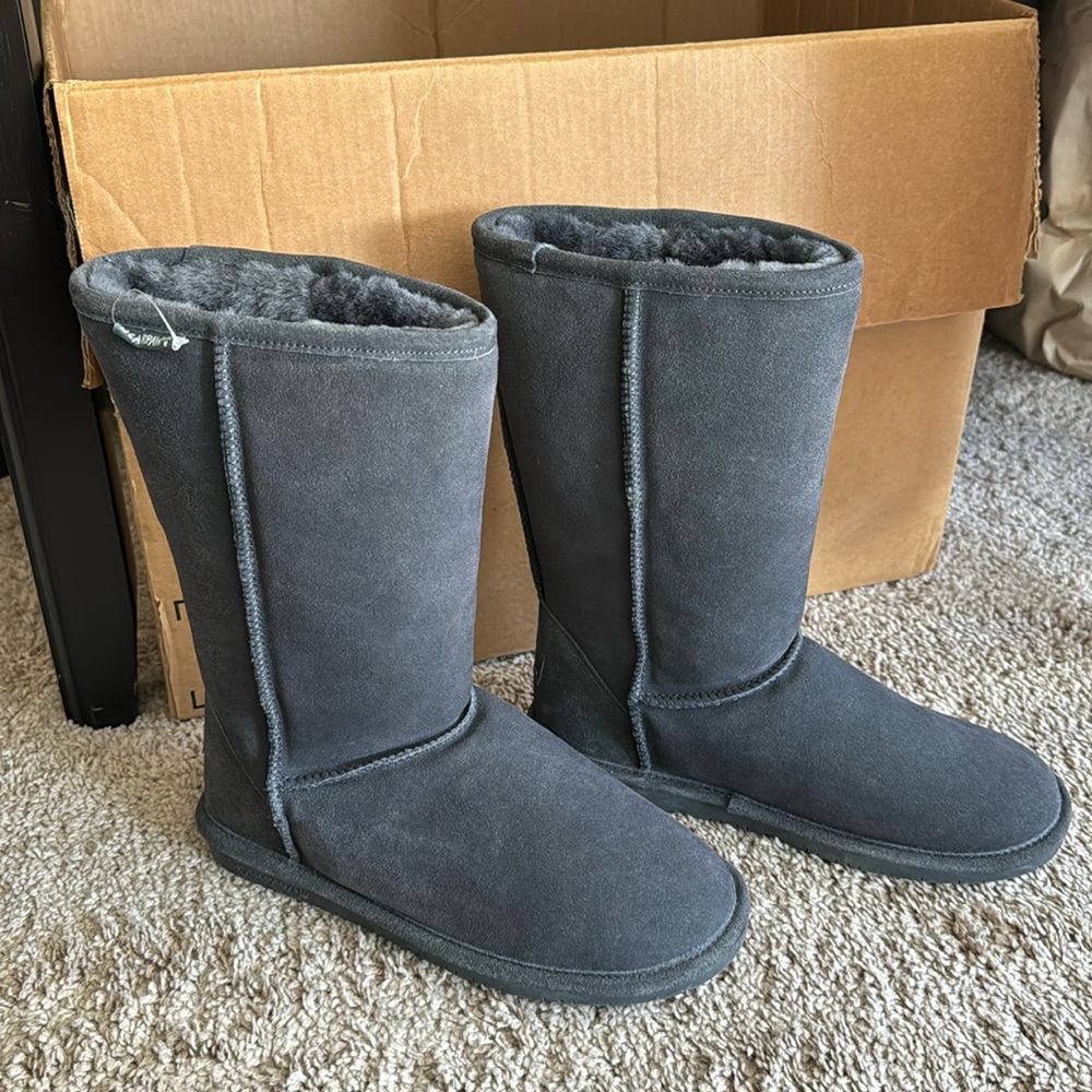 Never worn! Grey Bearpaw. Size 10.